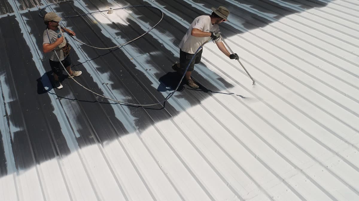 How White Reflective Roof Coatings Can Help Maximize Solar Roof Panel Capabilities