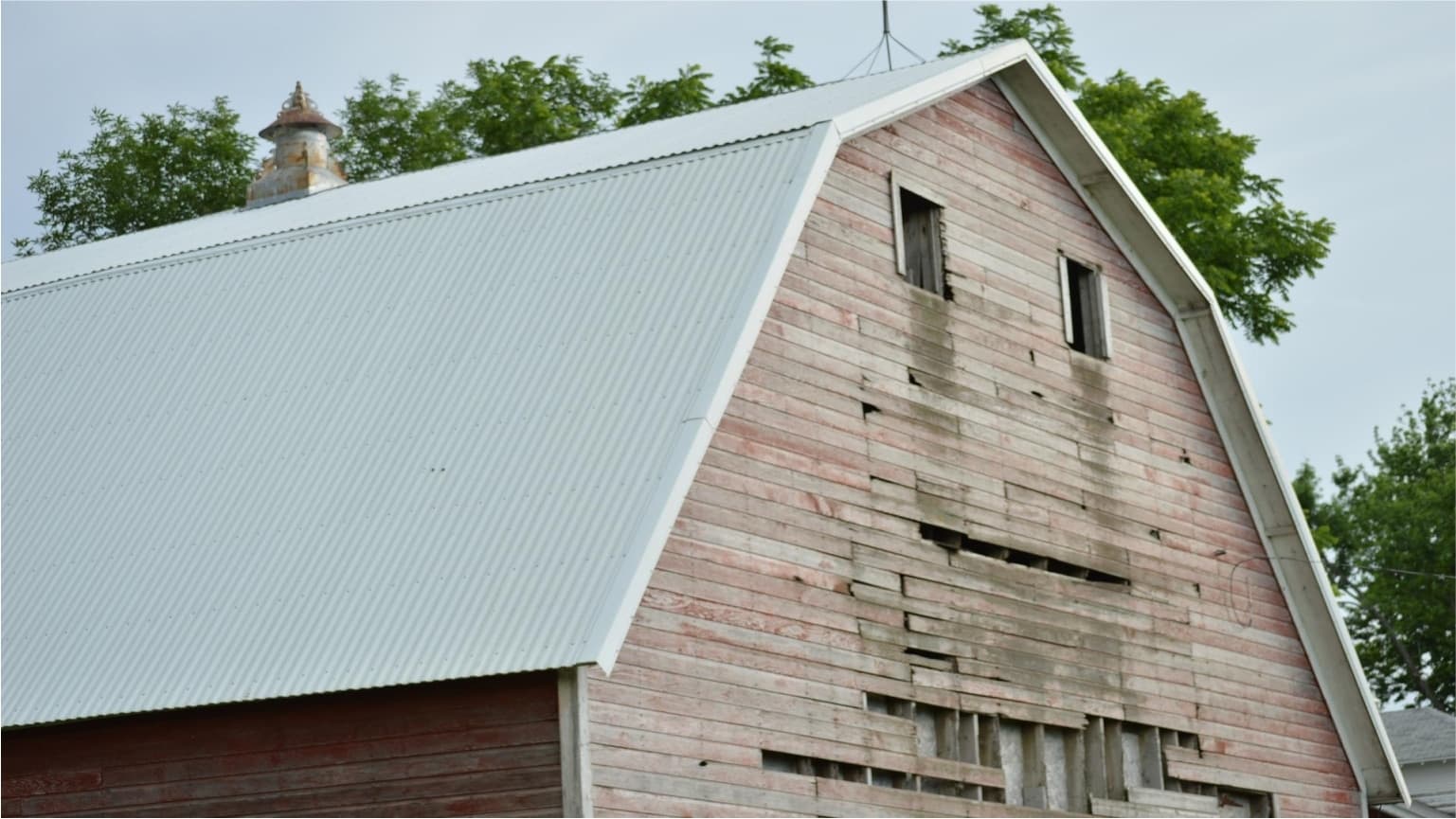 How to Successfully Apply a Roof Coating System on an Aged Roof